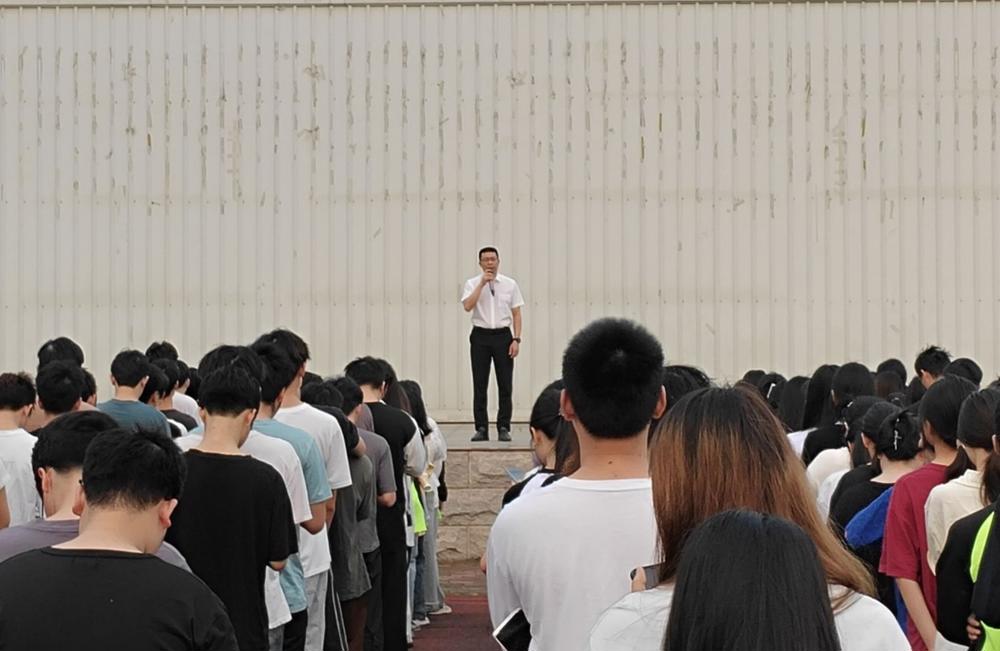 车辆工程学院开展“铸牢中华民族共同体意识 同心共筑中国梦”主题晨会活动
