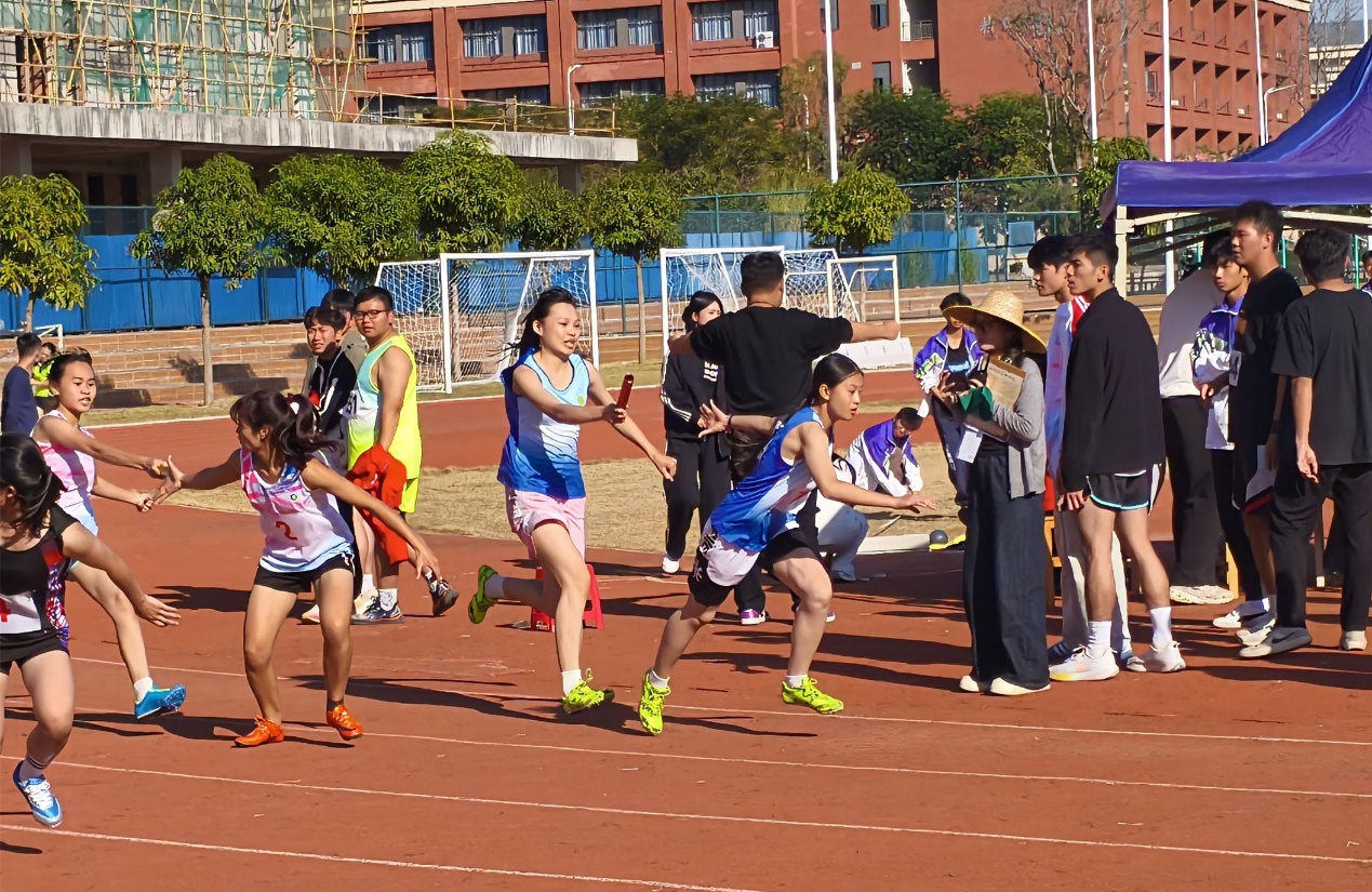 c98fa4a3a80f4163a39f47805d443f24.jpg