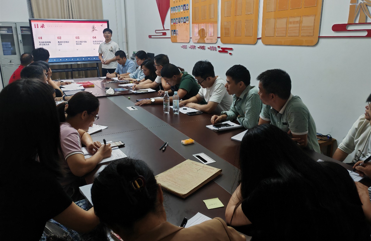 车辆工程学院教师党支部开展“传承红色基因，强国复兴有我”主题党日活动