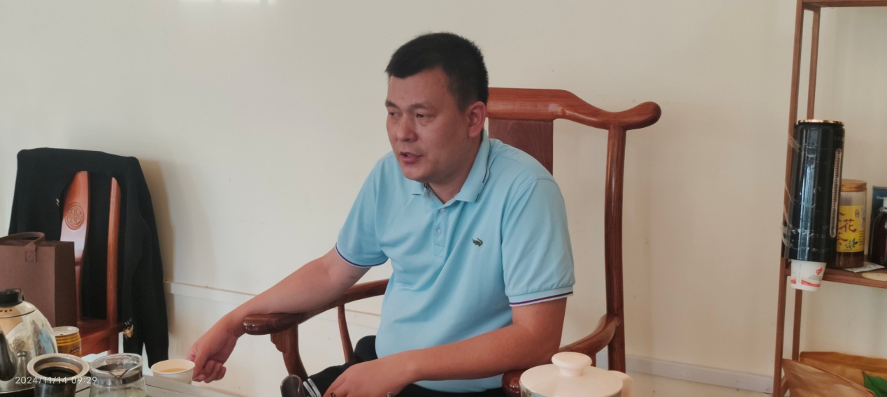 F:\ZHANGJUN\工职院\挑战杯\来宾4.jpg