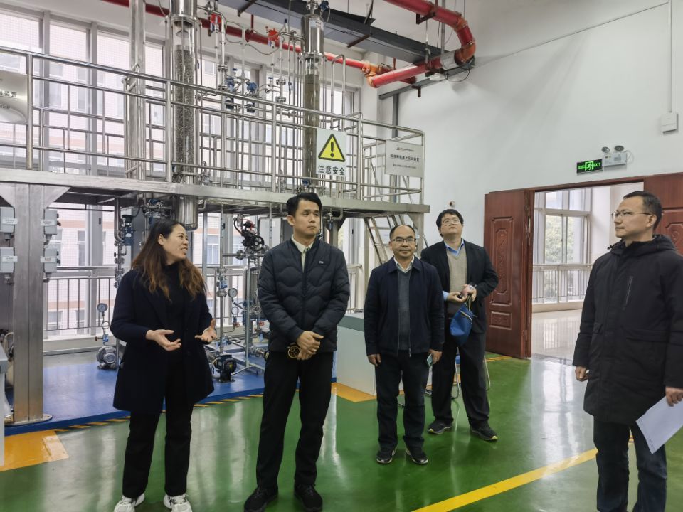 自治区应急厅领导到化工技术学院调研指导工作