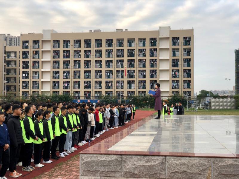 讲好工匠故事，汲取奋进力量——车辆工程学院举行升旗仪式暨主题讲话活动