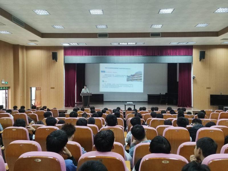 共建和谐校园，远离火灾危害——车辆工程学院开展应急疏散消防演练