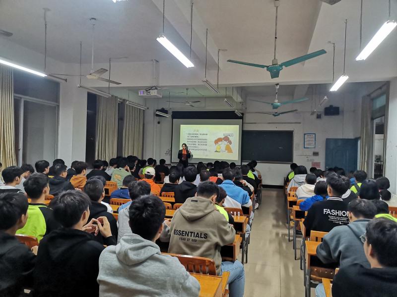 车辆工程学院召开朋辈团体辅导总结大会