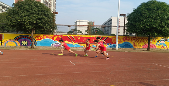 图六：4X100米接力赛.png