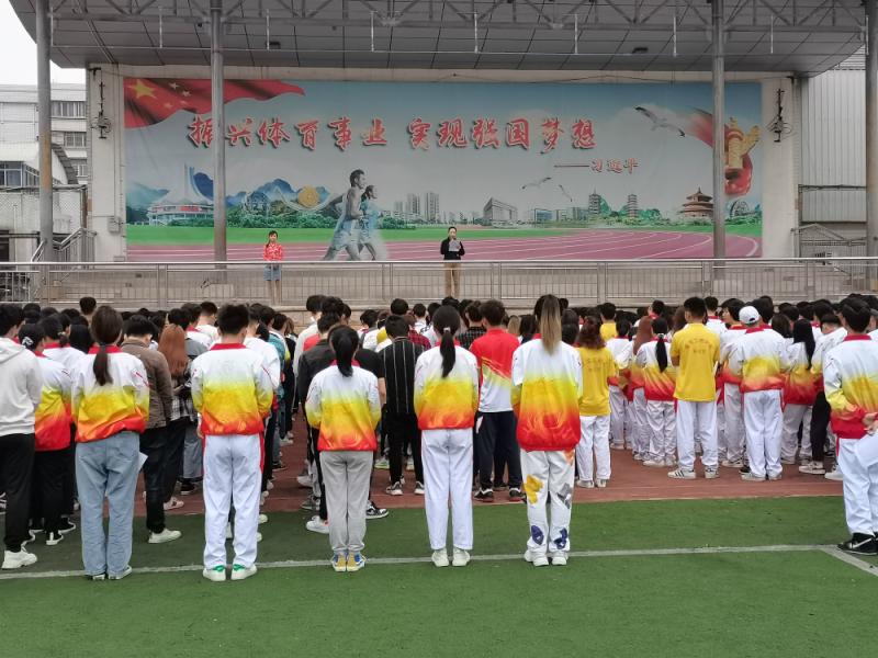 E:\u519c雁玲‚0-2021学年第二学期\u65b0闻稿月22日.17建筑工程学院召开“先烈楷模暖我心，雷锋精神照我行”主题周课教育\u4e00校区周课现场（小图）.jpg
