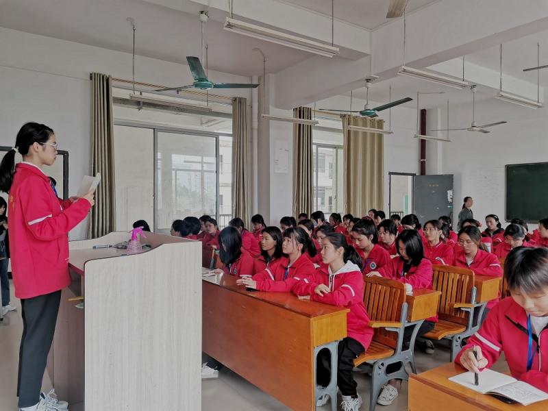 幼师教育学院艺锋团开启第一周“晨读党史”学习教育