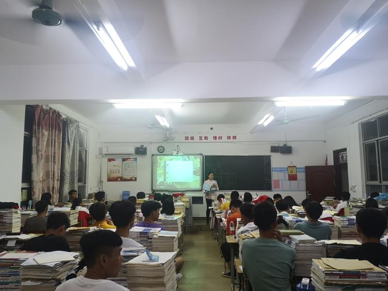幼师教育学院组队深入贵港片区生源地高中开展招生宣传工作
