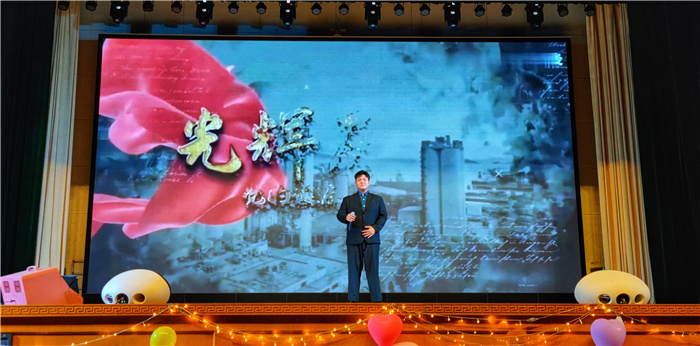 选手演唱《我的祖国》.jpg