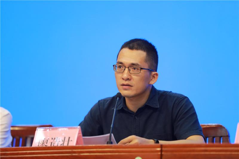 自治区教育厅职成处廖造壮主任致辞.jpg