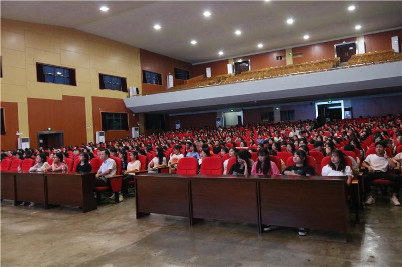 C:UserscfbDesktop‚10709医药健康学院2019级毕业生实习动员会\u53d1网站\u5b9e习动员会现场.jpg