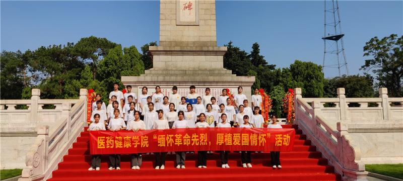 合影.jpg