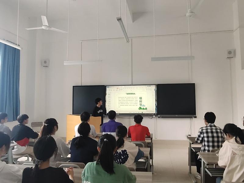 学校团委开展“弘扬生态文明 共建绿色我院”主题团日活动.jpg