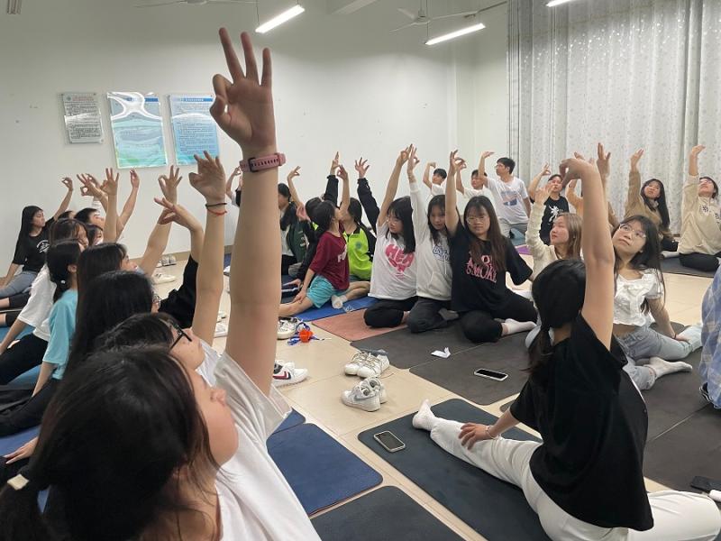 3.  正念瑜伽活动.jpg