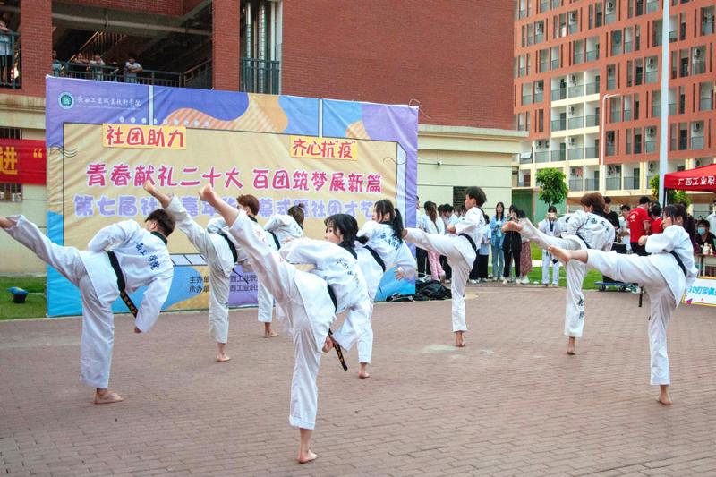 三校区活动现场（一）.jpg