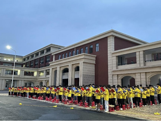 学生集体立誓-小尺寸.png