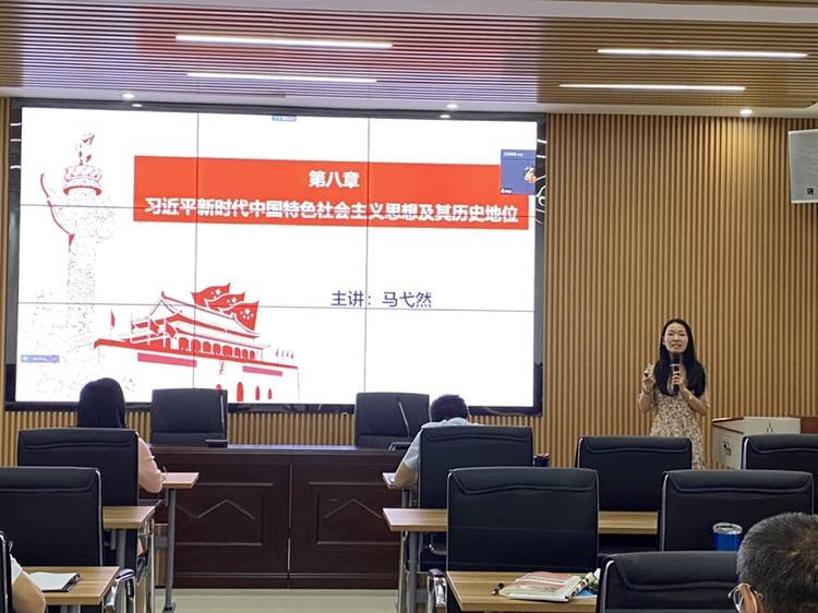 3.马弋然老师进行试讲_修.jpg