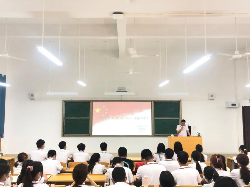 E:\u684c面\u667a能制造学院装备2031班蓝光宇.jpg