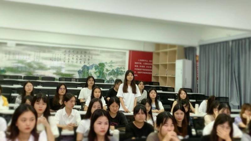 E:\u684c面F05DFE630BEDE3BD3014C450D8B724CD_750_750.jpg