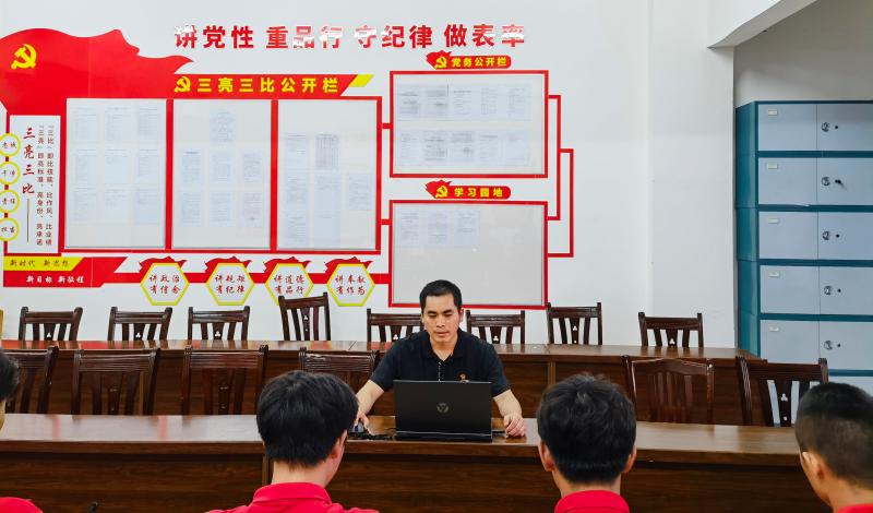 李盛福副院长给发展对象上党课.jpg