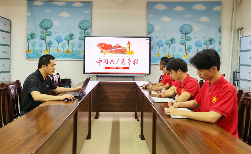 学习党课会场.jpg