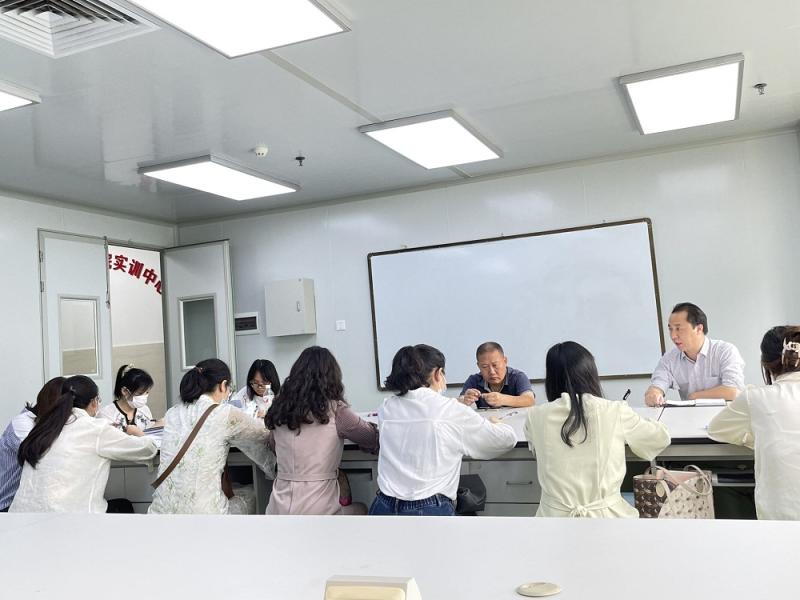 学院领导部署心理活动工作.jpg