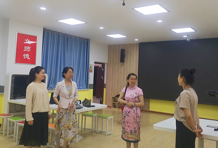学校领导到幼师教育学院指导教师教学能力大赛参赛团队备赛工作