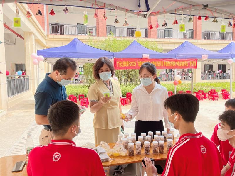 医药健康学院协会成果展位.jpg