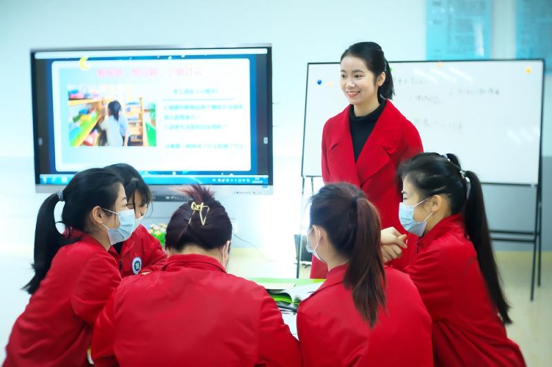 C:UsersAdministratorDesktop\u8fc7关课新闻稿\u56fe2：胡馨文老师上“过关课”.jpg