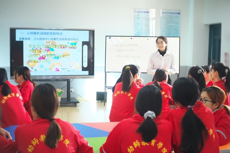 幼师教育学院开展新教师“过关课”活动