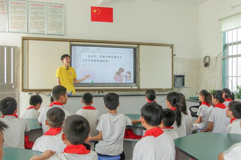 学史力行•心怀感恩• 筑梦起航  —— 幼师教育学院志愿服务督的小学