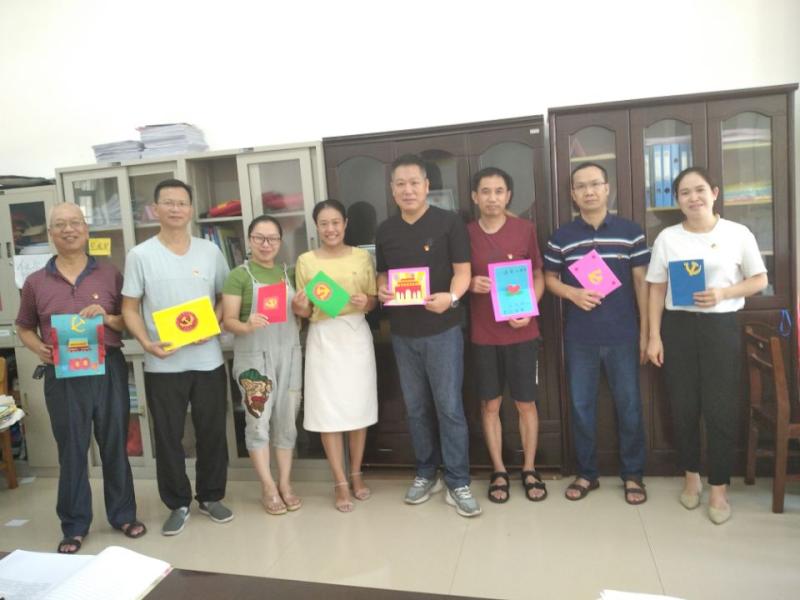 幼师教育学院教师二支部开展党员过“政治生日”活动
