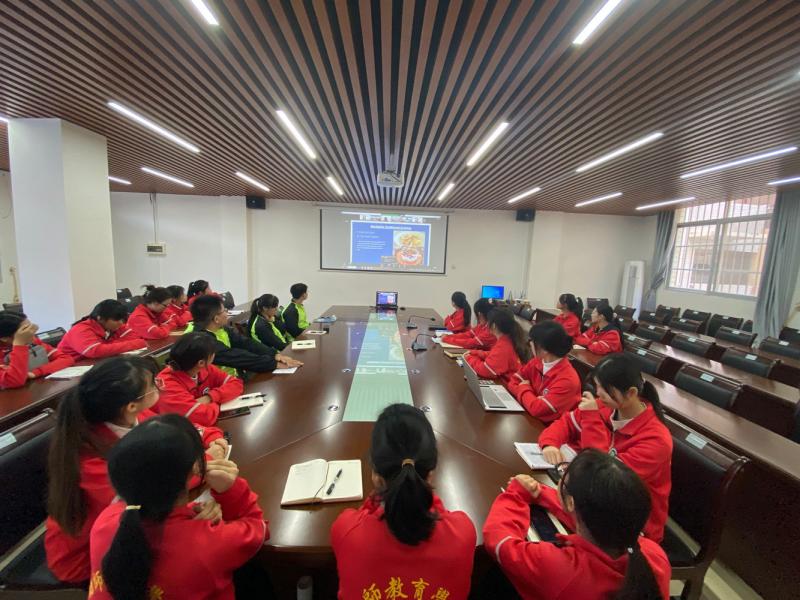 拓展国际交流渠道，丰富学生校园生活        —我院学生与东盟国家学生开展在线交流活动