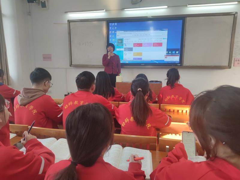 图2：何梅芳老师课堂创新活动授课过程.jpg