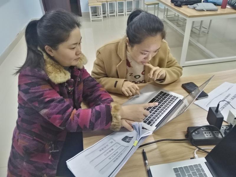 图2：廖副院长指导课程负责人诊改复核工作.jpg