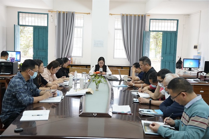 教师二支部开展“线上祭奠先烈，做好疫情防控”主题党日活动