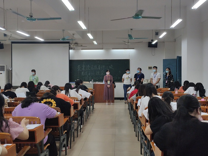 图二：保育师三级（高级）职业技能认定考试现场（一）.jpg