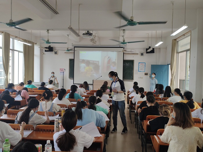 图三：保育师三级（高级）职业技能认定考试现场（二）.jpg