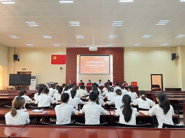 幼师教育学院学生第一党支部预备党员转正大会顺利召开