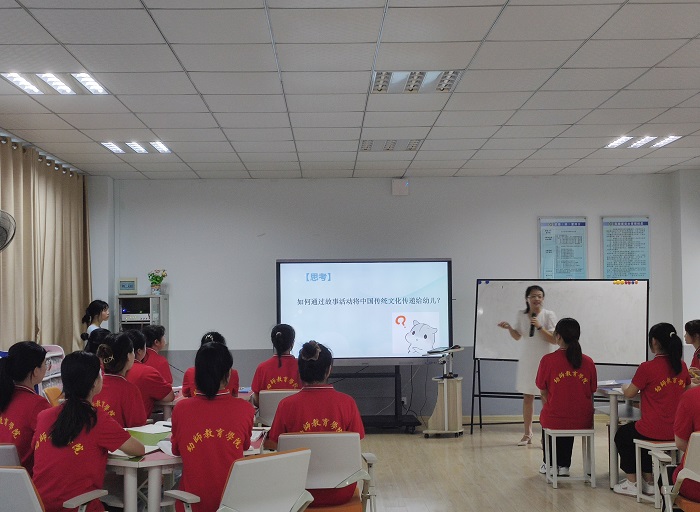 幼师教育学院开展新进教师“过关课”活动