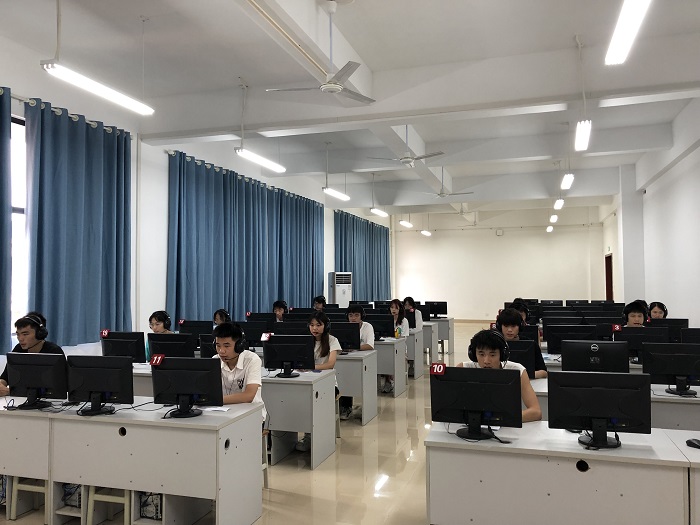 我校三校区普通话水平测试顺利开展