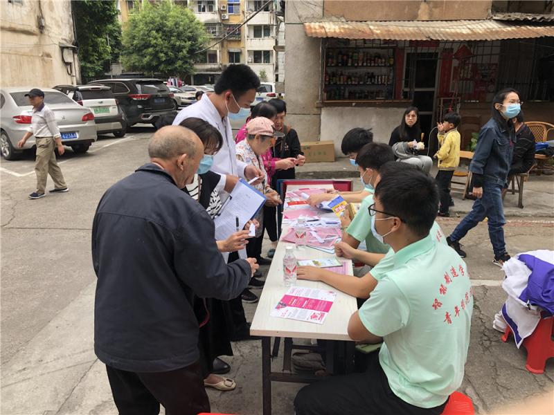 智能制造学院到社区开展“弘扬雷锋精神，献礼建党百年”志愿服务活动