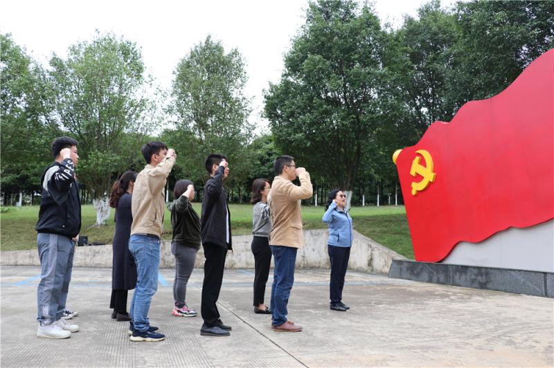 【党史学习教育】智能制造学院党总支 开展“铭记历史，缅怀先烈”主题党日活动