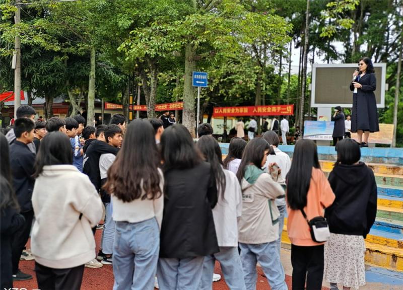 智能制造学院招生宣传小组赴区内多所中职学校开展招生宣传