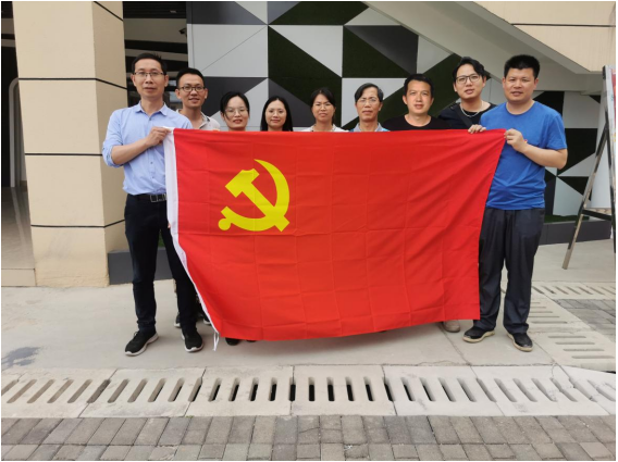 “爱国主义、先锋模范”主题教育之党员对接班级活动交流