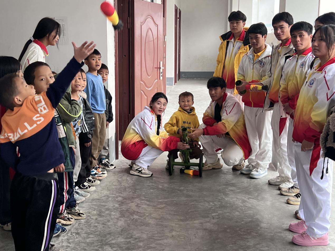 体验“迫击炮”投射