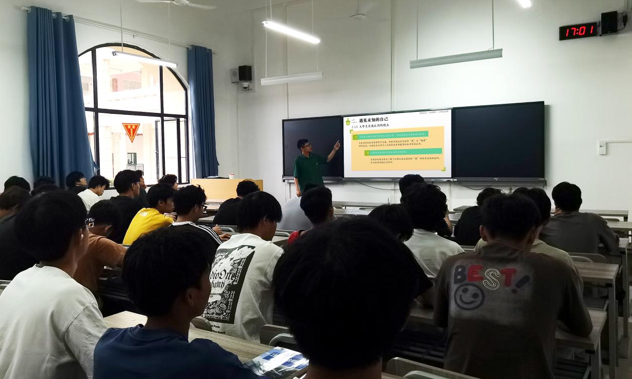进行《大学生三年生涯规划》指导