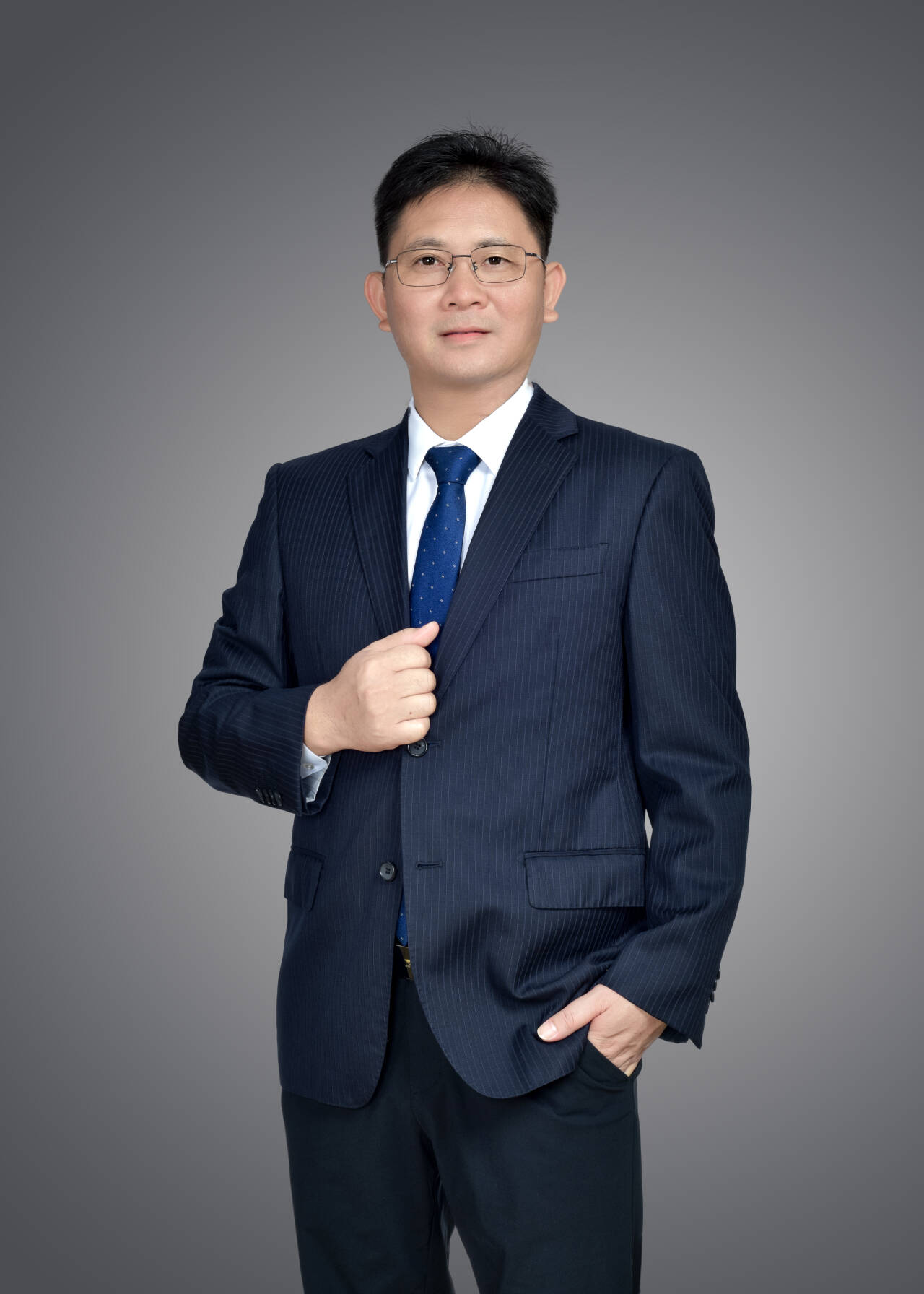 建筑工程学院党委书记-张敏