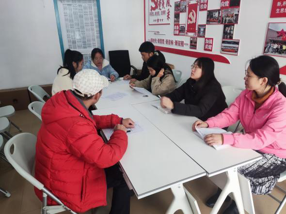 轻工化工学院学生第二党支部开展党员集中理论学习和“纪念一二·九，弘扬爱国情”主题党日活动
