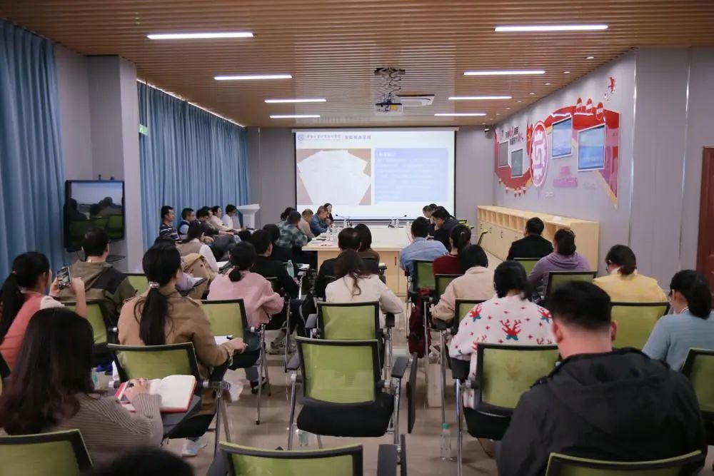 学校召开“一站式”学生社区建设工作研讨会